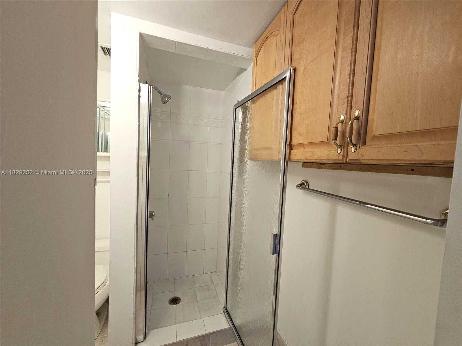 Small Image of 2829 INDIAN CREEK DR #709, Miami Beach Number 9