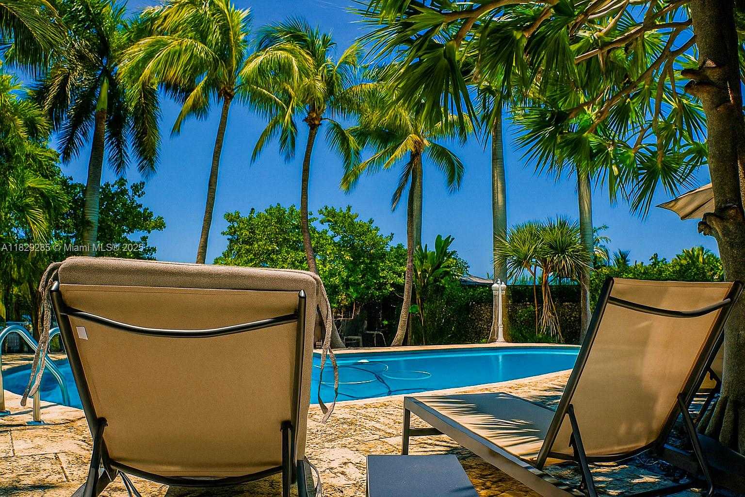 Small Image of 1325 MARSEILLE DR, Miami Beach Number 14