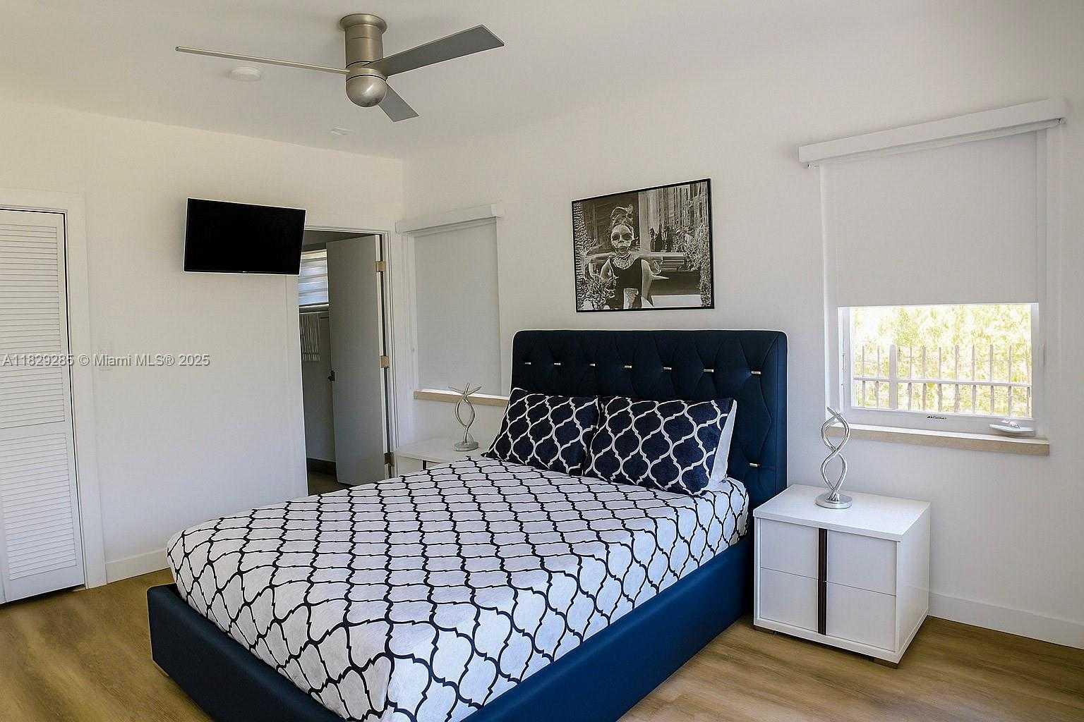Small Image of 1325 MARSEILLE DR, Miami Beach Number 16