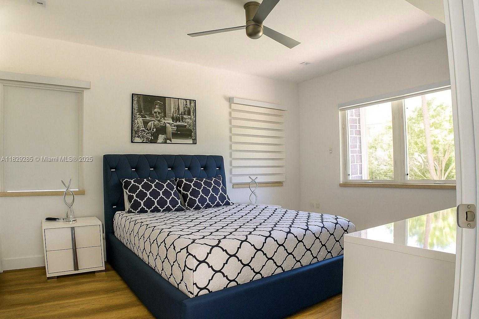 Small Image of 1325 MARSEILLE DR, Miami Beach Number 17