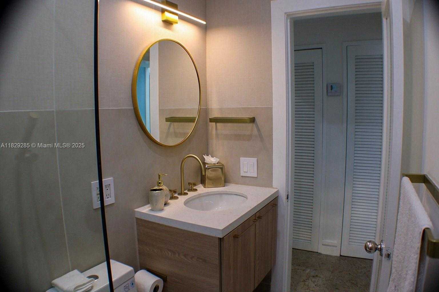 Small Image of 1325 MARSEILLE DR, Miami Beach Number 25