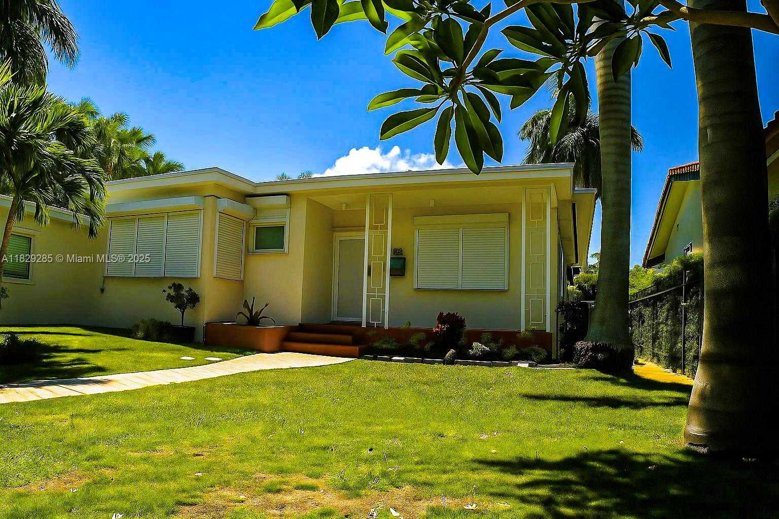 Small Image of 1325 MARSEILLE DR, Miami Beach Number 3