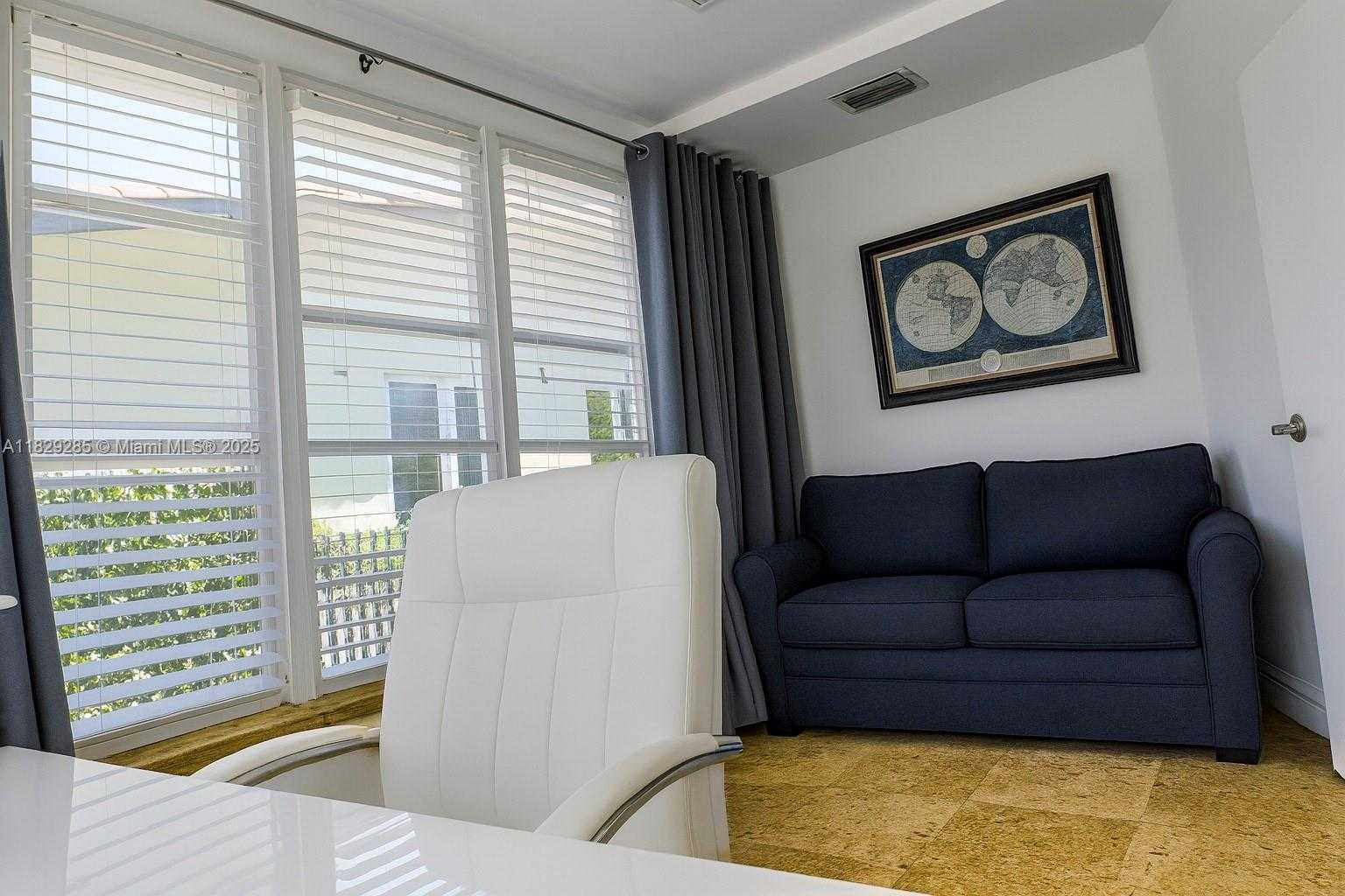 Small Image of 1325 MARSEILLE DR, Miami Beach Number 40