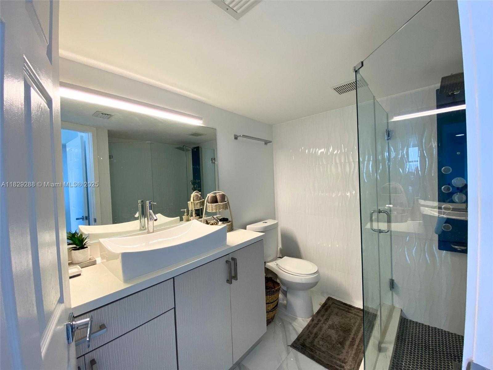 Small Image of 3530 MYSTIC POINTE DR #3014, Aventura Number 18