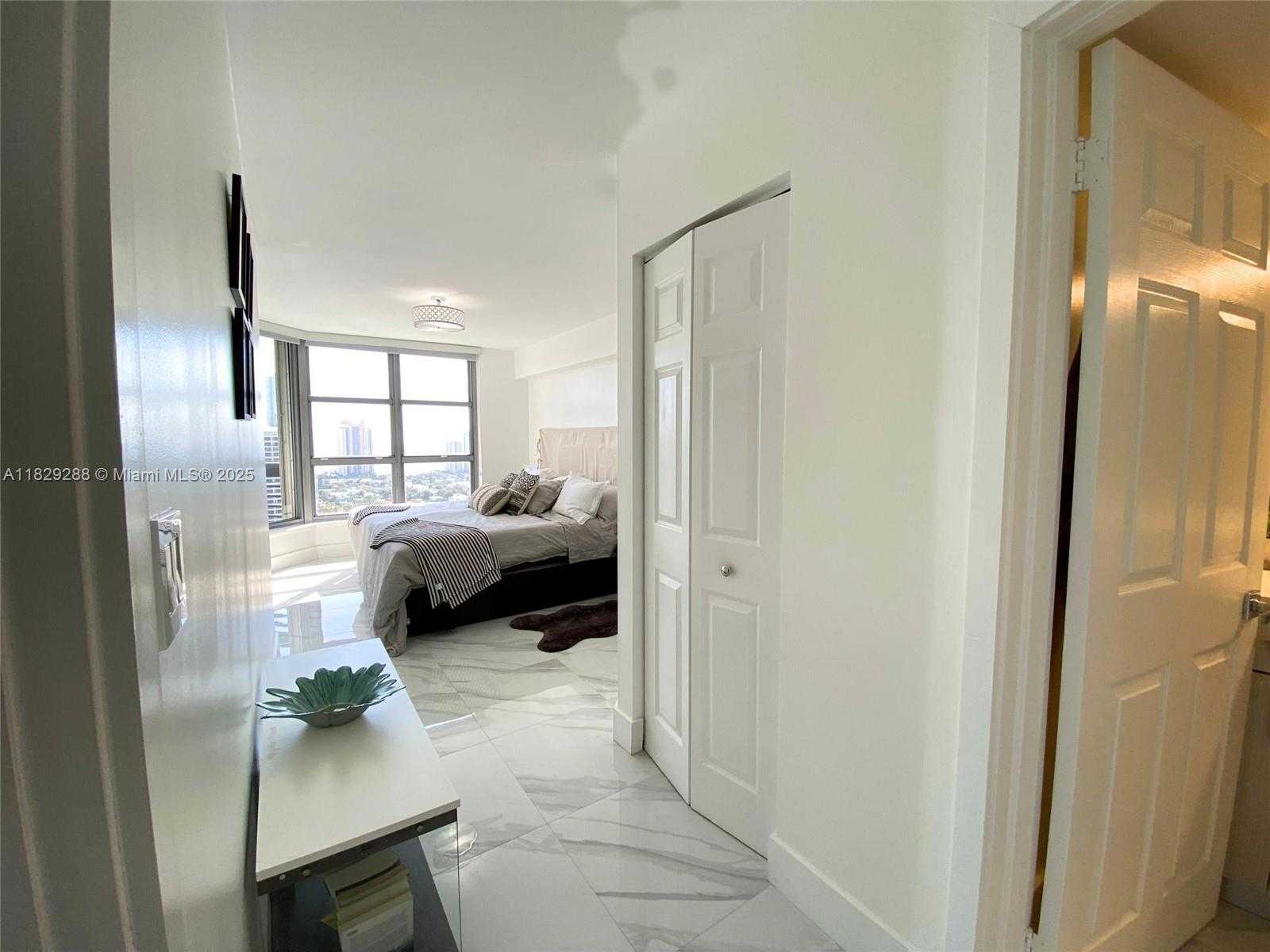 Small Image of 3530 MYSTIC POINTE DR #3014, Aventura Number 20