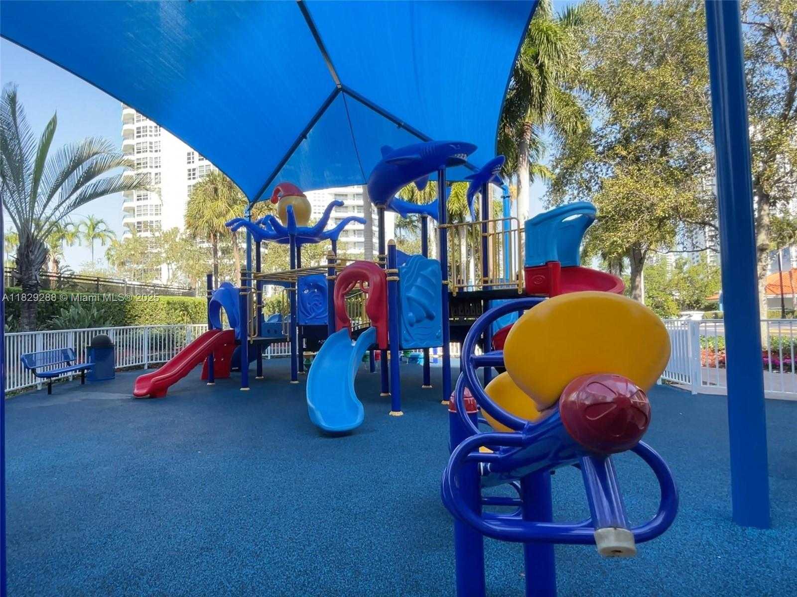 Small Image of 3530 MYSTIC POINTE DR #3014, Aventura Number 31