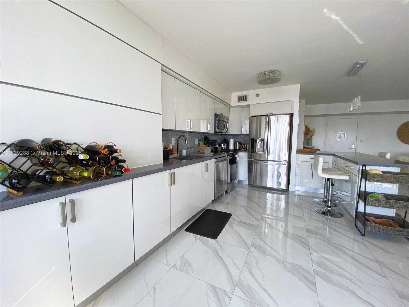 Small Image of 3530 MYSTIC POINTE DR #3014, Aventura Number 6