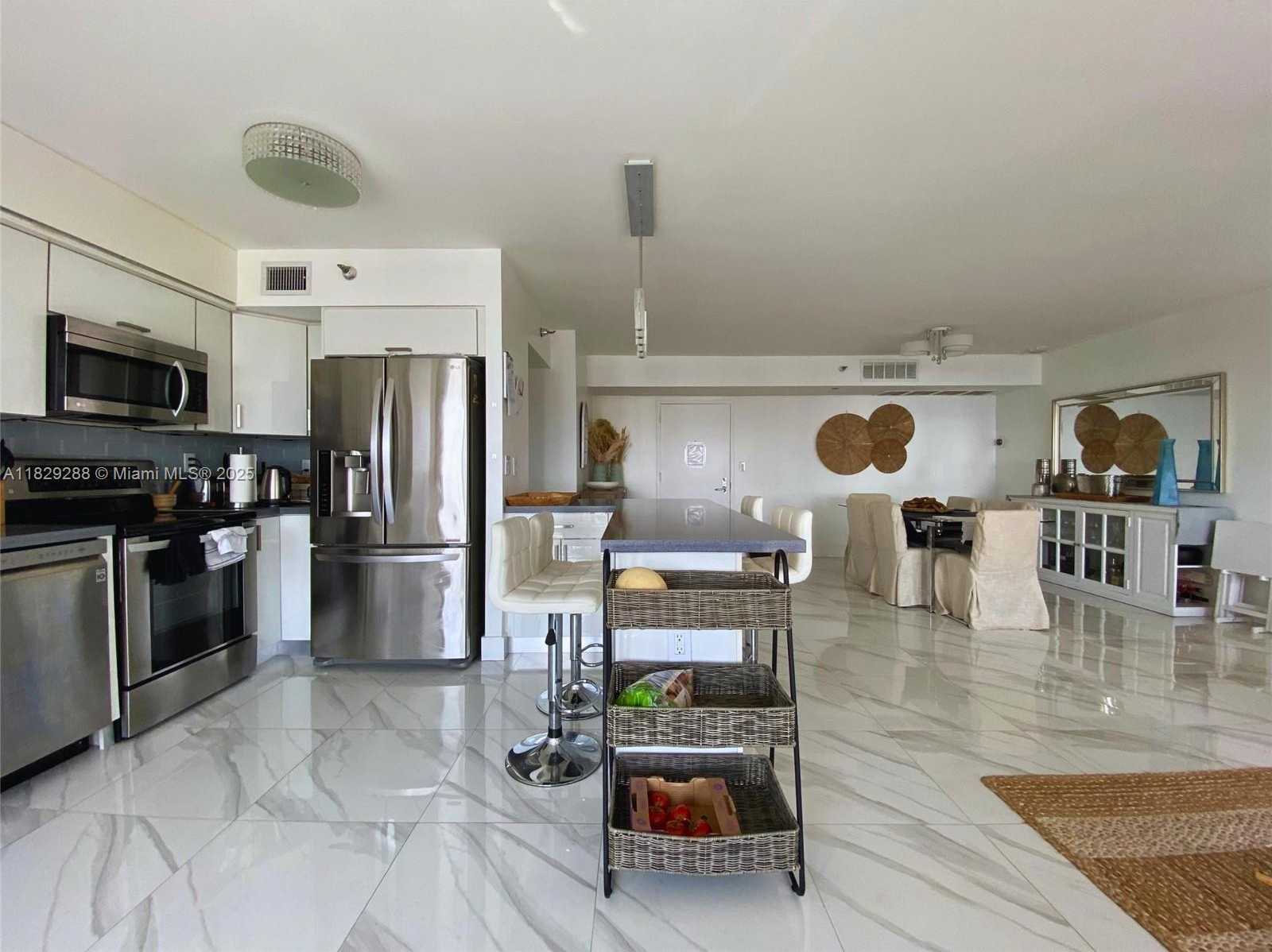 Small Image of 3530 MYSTIC POINTE DR #3014, Aventura Number 7