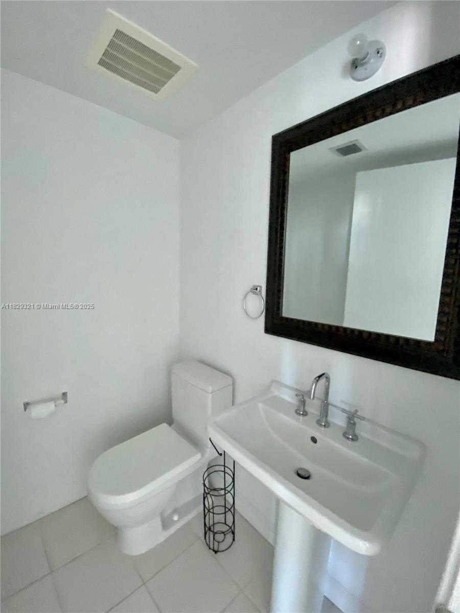 Small Image of 185 SOUTH WEST 7TH ST #4311, Miami Number 9