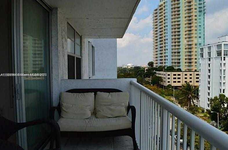 Small Image of 150 SOUTH EAST 25 RD #9B, Miami Number 4