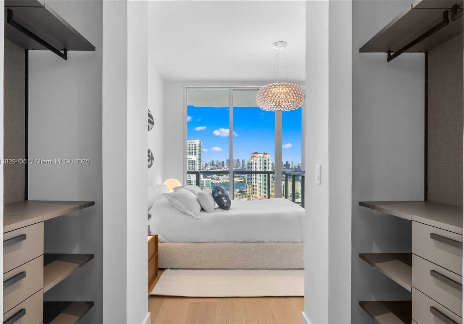 Small Image of 50 SOUTH POINTE DR #2605, Miami Beach Number 14