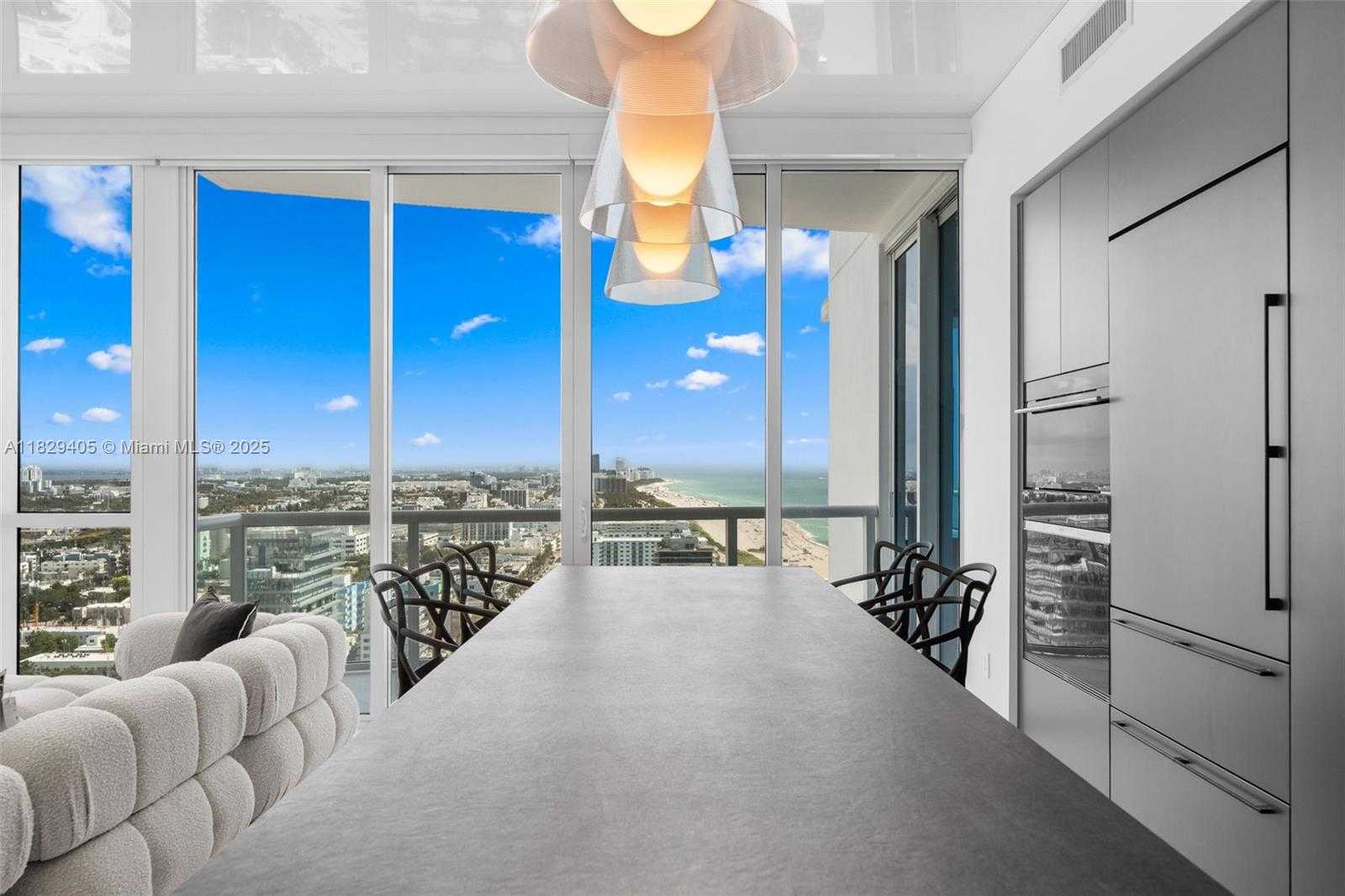 Small Image of 50 SOUTH POINTE DR #2605, Miami Beach Number 3