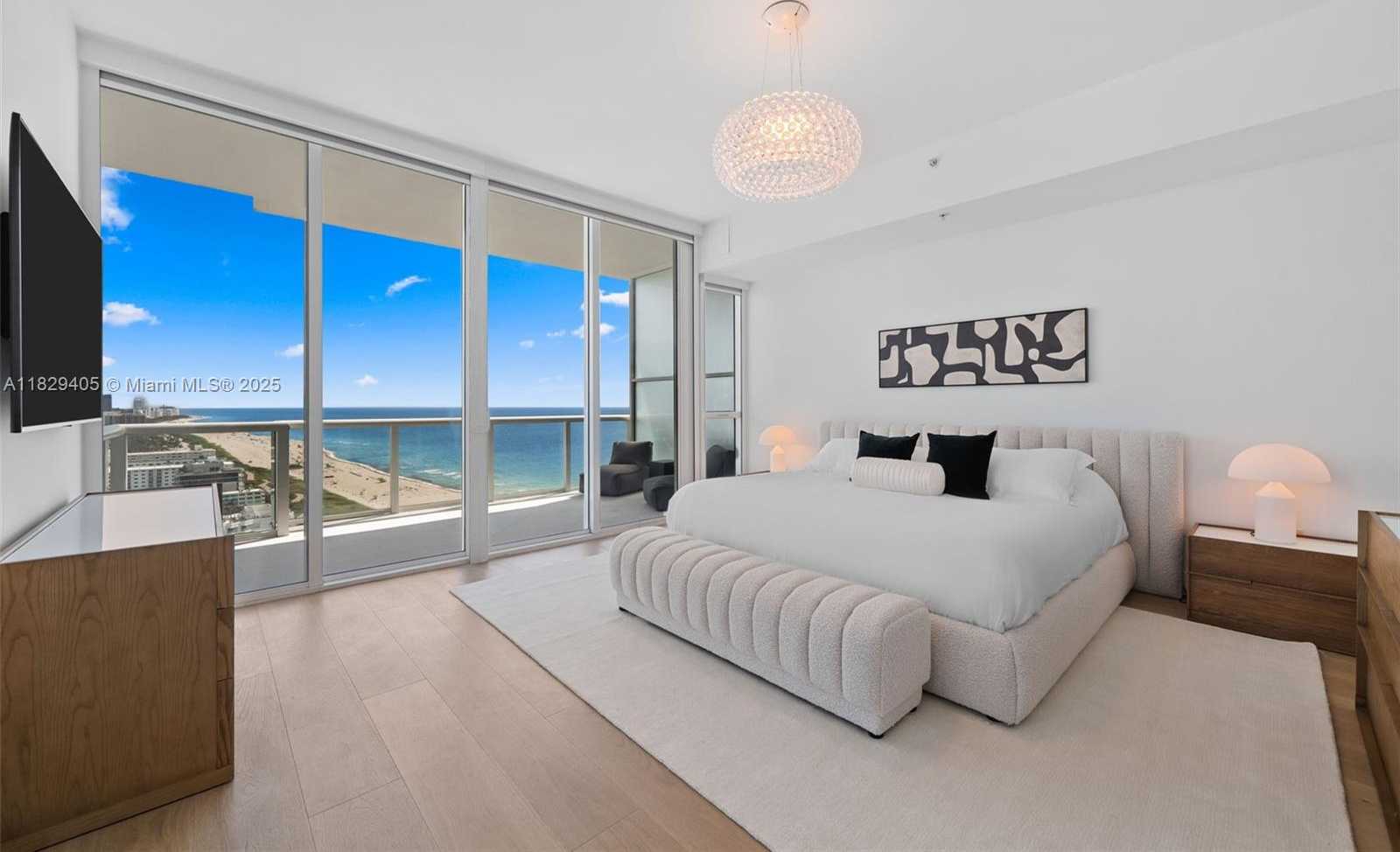 Small Image of 50 SOUTH POINTE DR #2605, Miami Beach Number 7