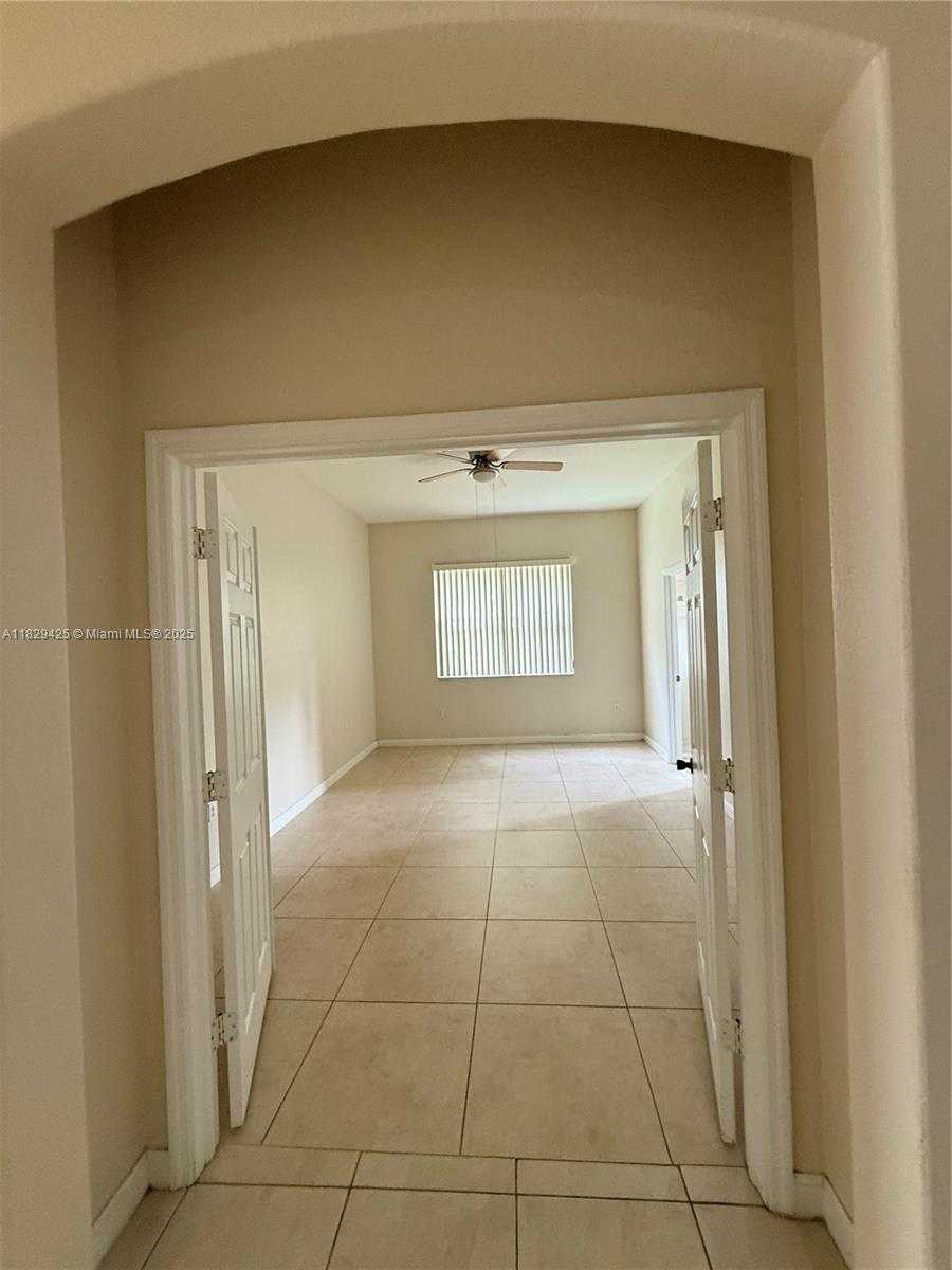 Small Image of 1924 SOUTH EAST 17 COURT #1924, Homestead Number 13