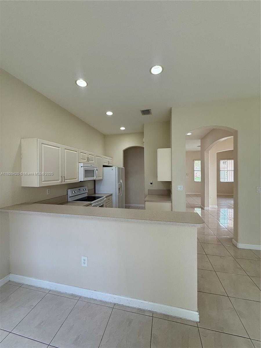 Small Image of 1924 SOUTH EAST 17 COURT #1924, Homestead Number 3