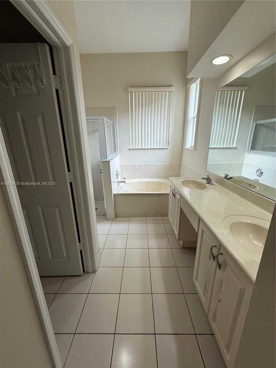 Small Image of 1924 SOUTH EAST 17 COURT #1924, Homestead Number 6
