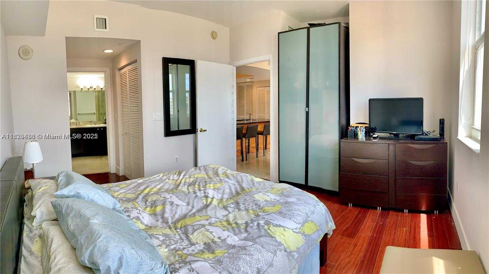Small Image of 4100 SALZEDO ST #717, Coral Gables Number 5