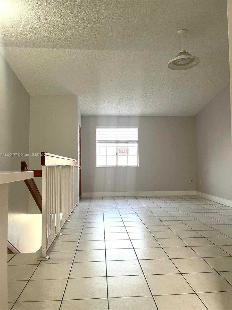 Small Image of 3264 WEST 70TH ST #201, Hialeah Number 3