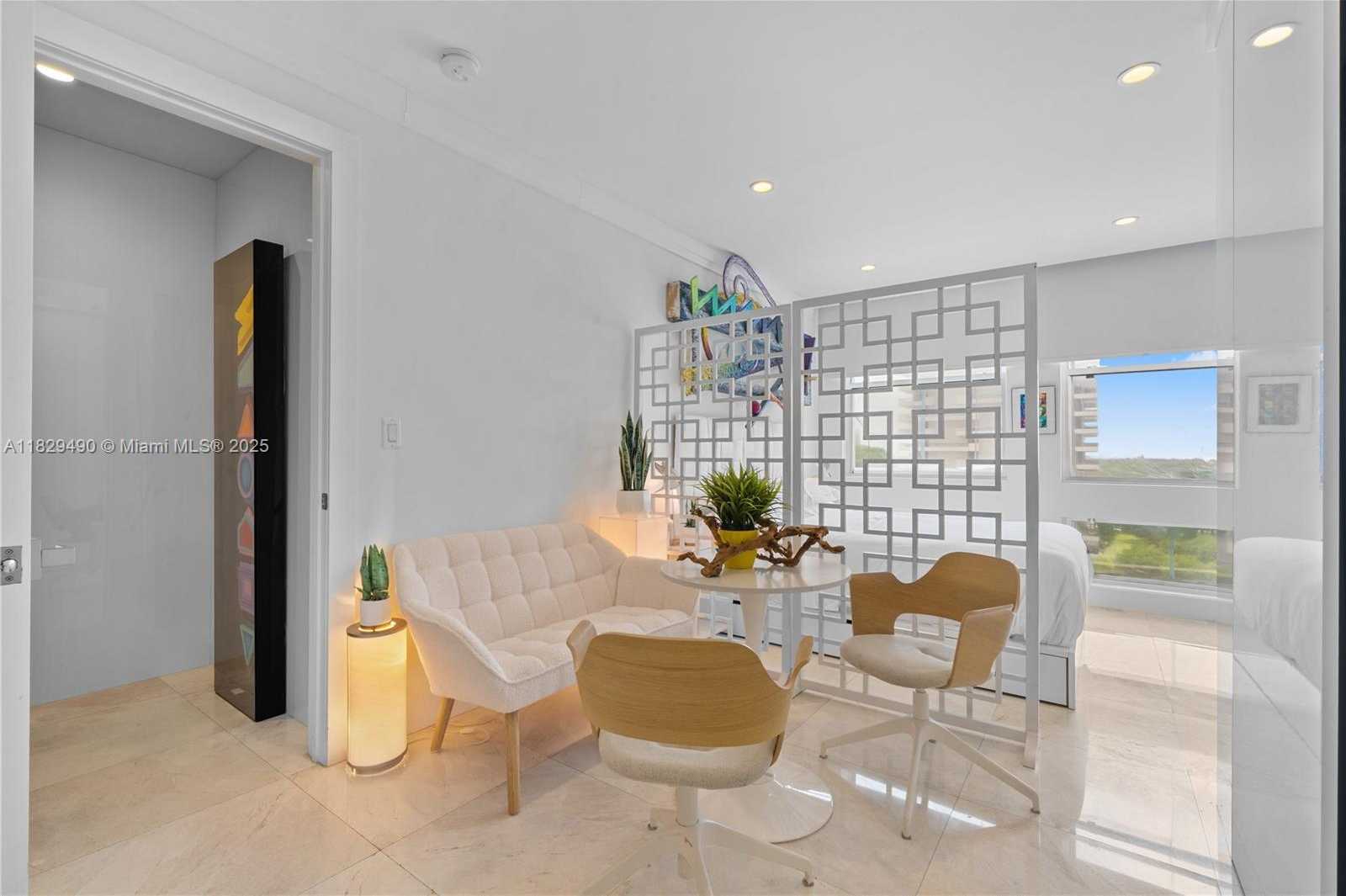 Small Image of 700 BILTMORE WAY #816, Coral Gables Number 5