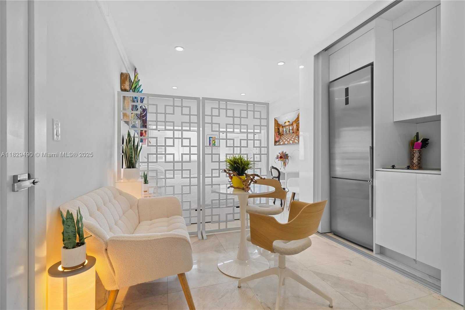 Small Image of 700 BILTMORE WAY #816, Coral Gables Number 6