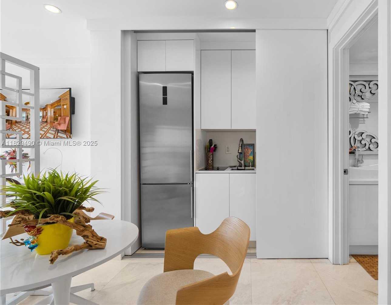 Small Image of 700 BILTMORE WAY #816, Coral Gables Number 8