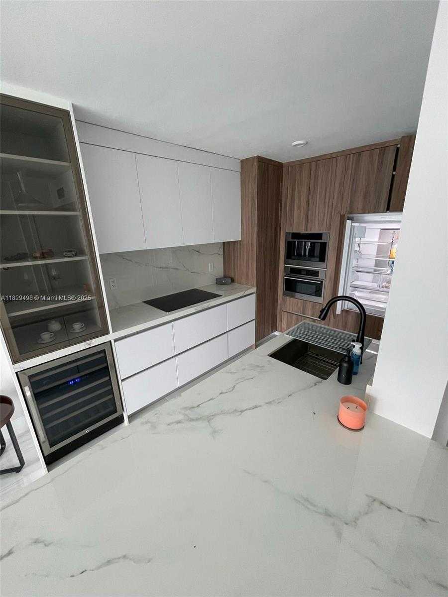 Small Image of 31 SOUTH EAST 5TH ST #3103, Miami Number 2
