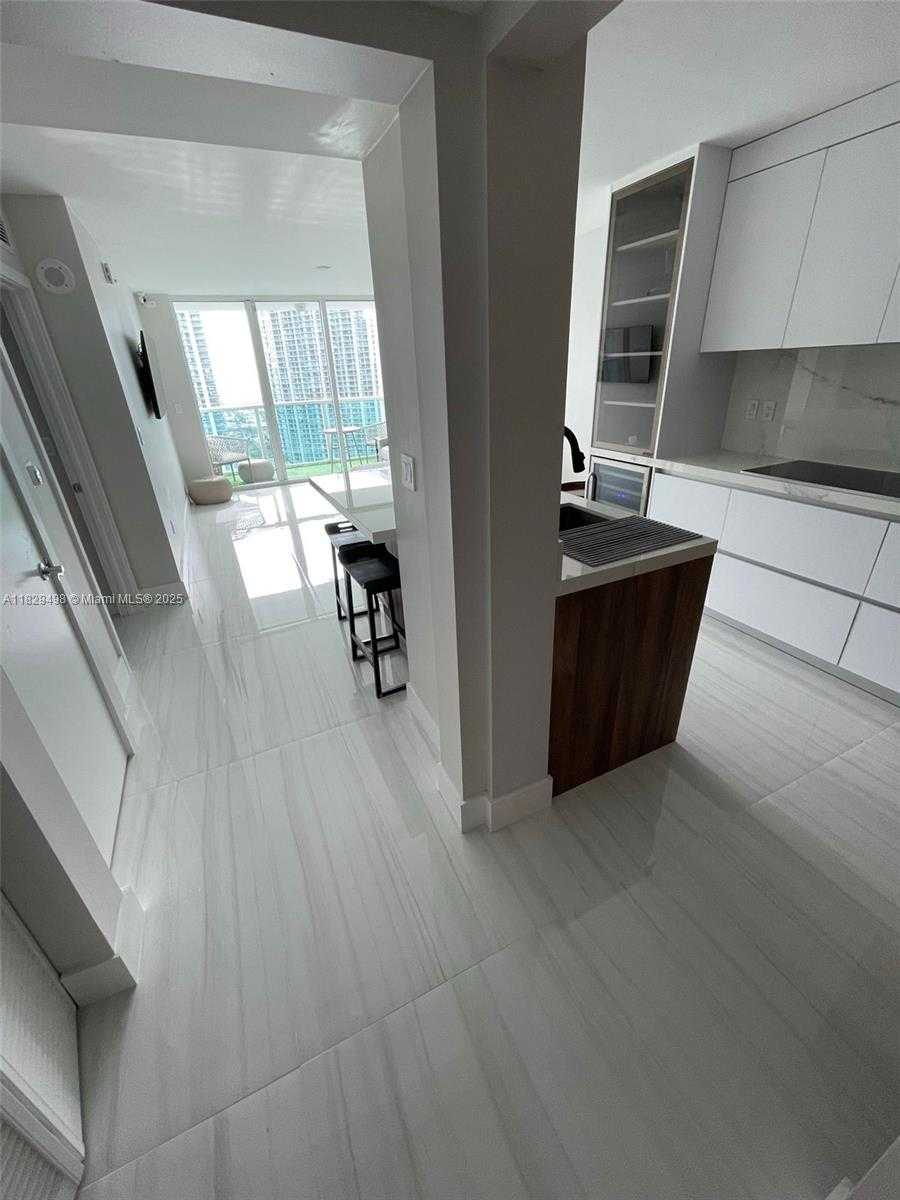 Small Image of 31 SOUTH EAST 5TH ST #3103, Miami Number 3