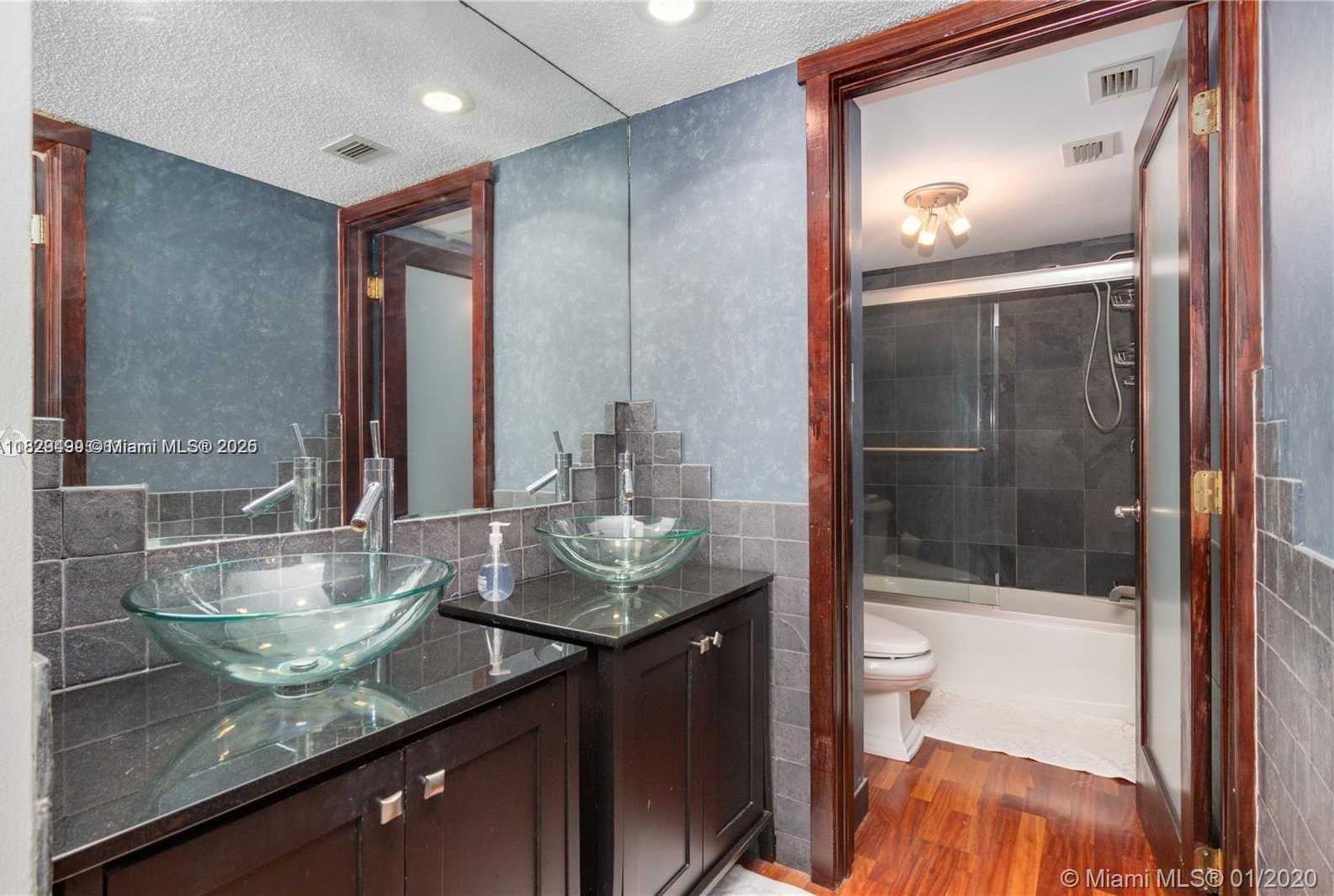 Small Image of 18021 BISCAYNE BLVD #1503, Aventura Number 13