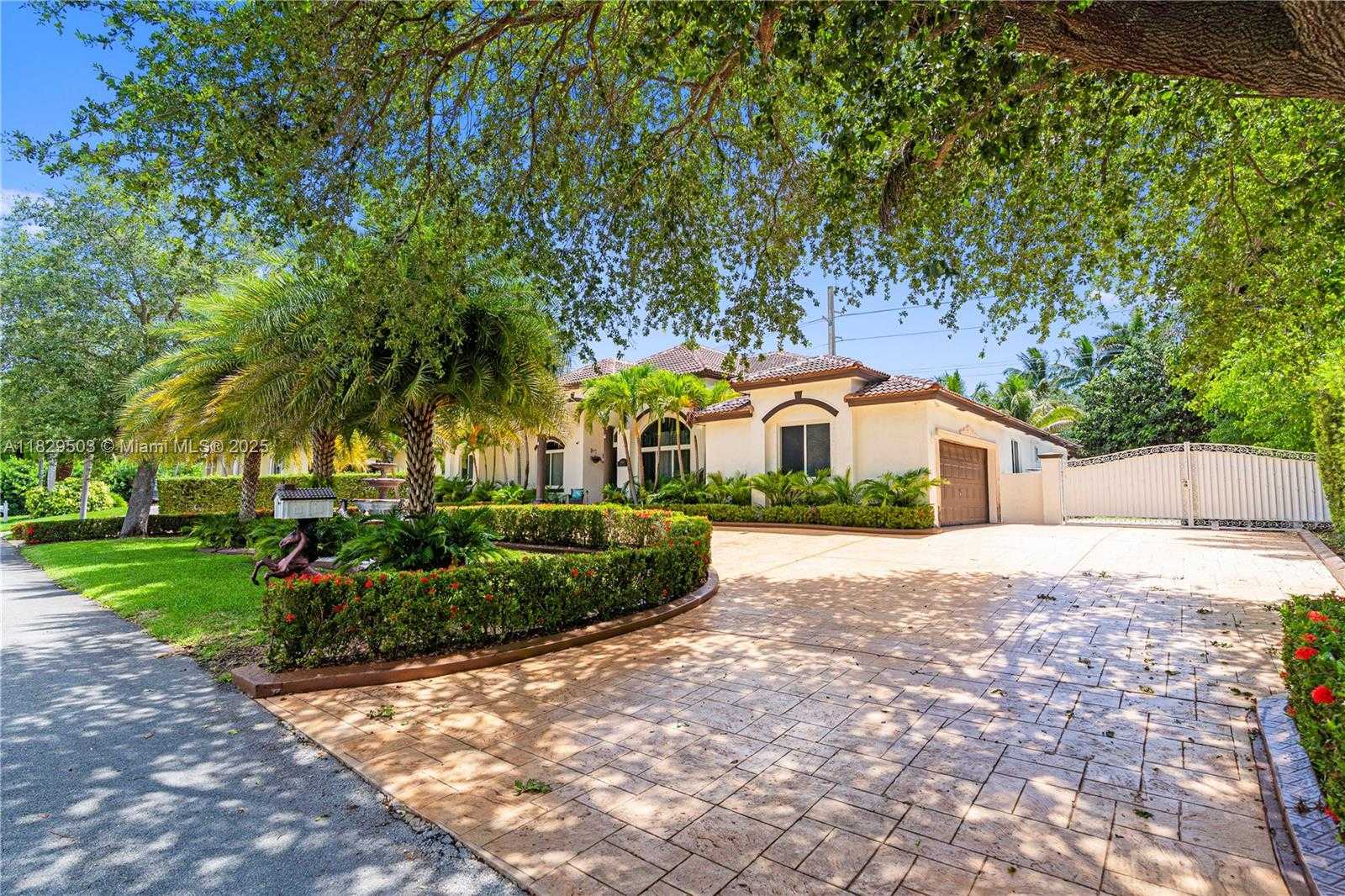 Small Image of 16601 SOUTH WEST 87TH CT #16601, Palmetto Bay Number 3
