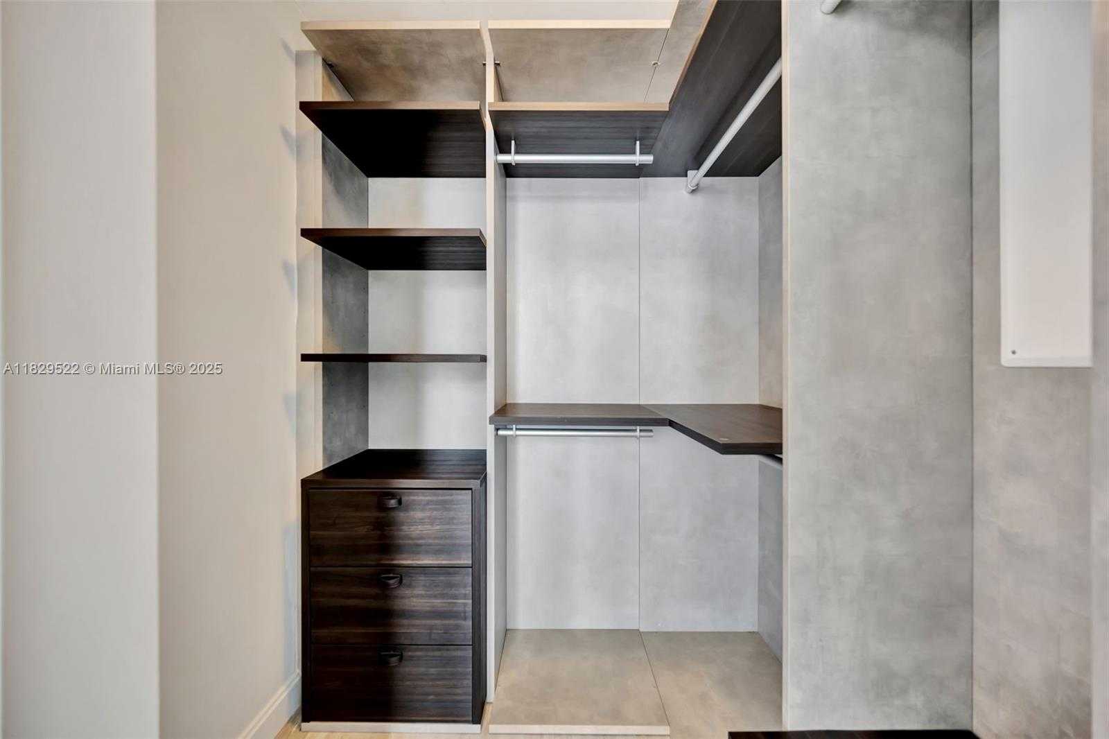 Small Image of 55 SOUTH WEST 9TH ST #3908, Miami Number 11