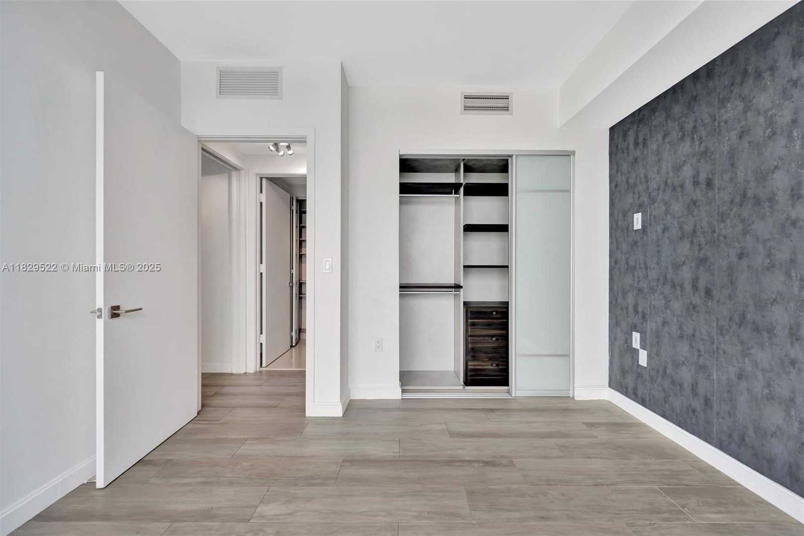 Small Image of 55 SOUTH WEST 9TH ST #3908, Miami Number 25
