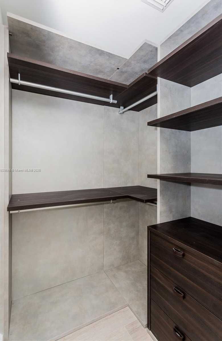 Small Image of 45 SOUTH WEST 9TH ST #3204, Miami Number 10