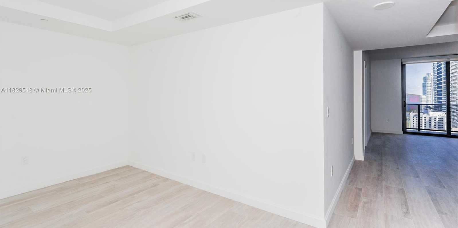 Small Image of 45 SOUTH WEST 9TH ST #3204, Miami Number 4