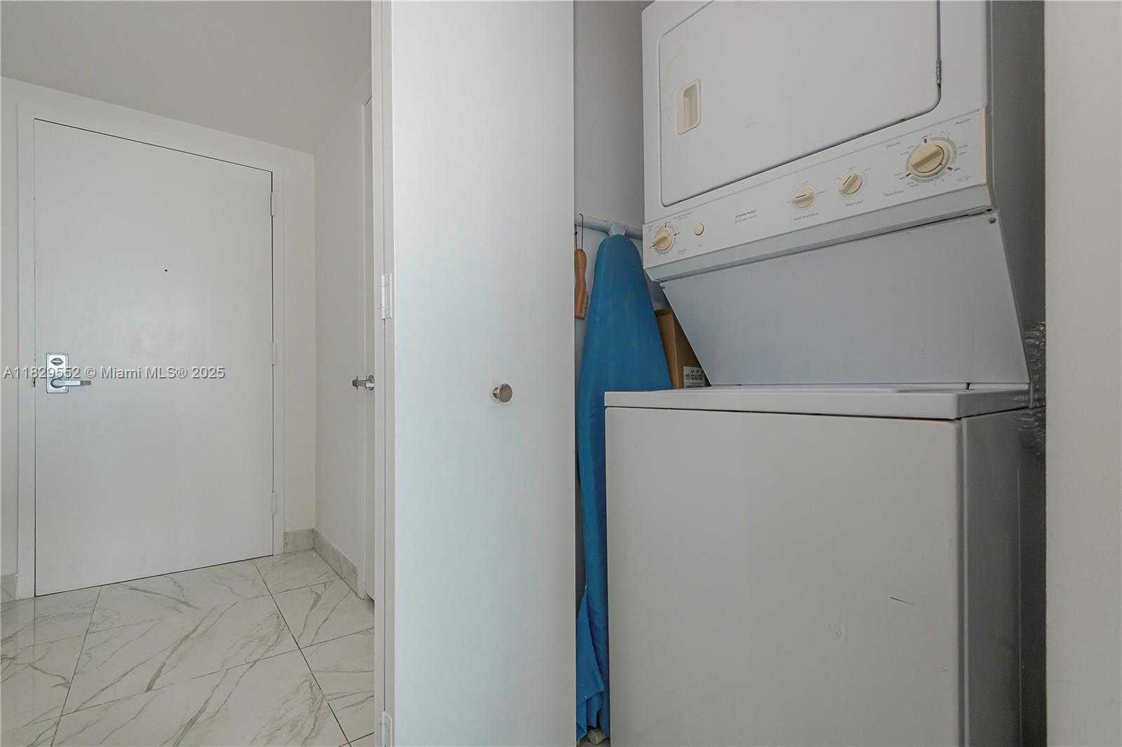 Small Image of 92 SOUTH WEST 3RD ST #4605, Miami Number 5