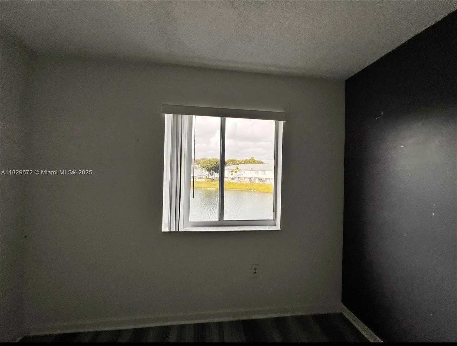 Small Image of 14058 SOUTH WEST 120TH CT #5-17, Miami Number 22