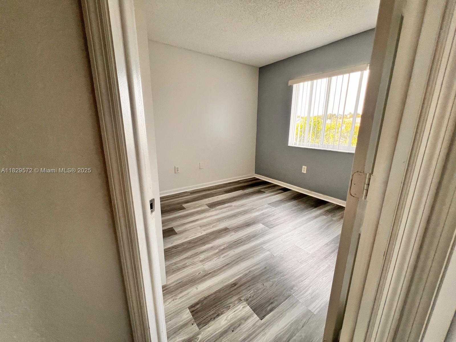 Small Image of 14058 SOUTH WEST 120TH CT #5-17, Miami Number 31