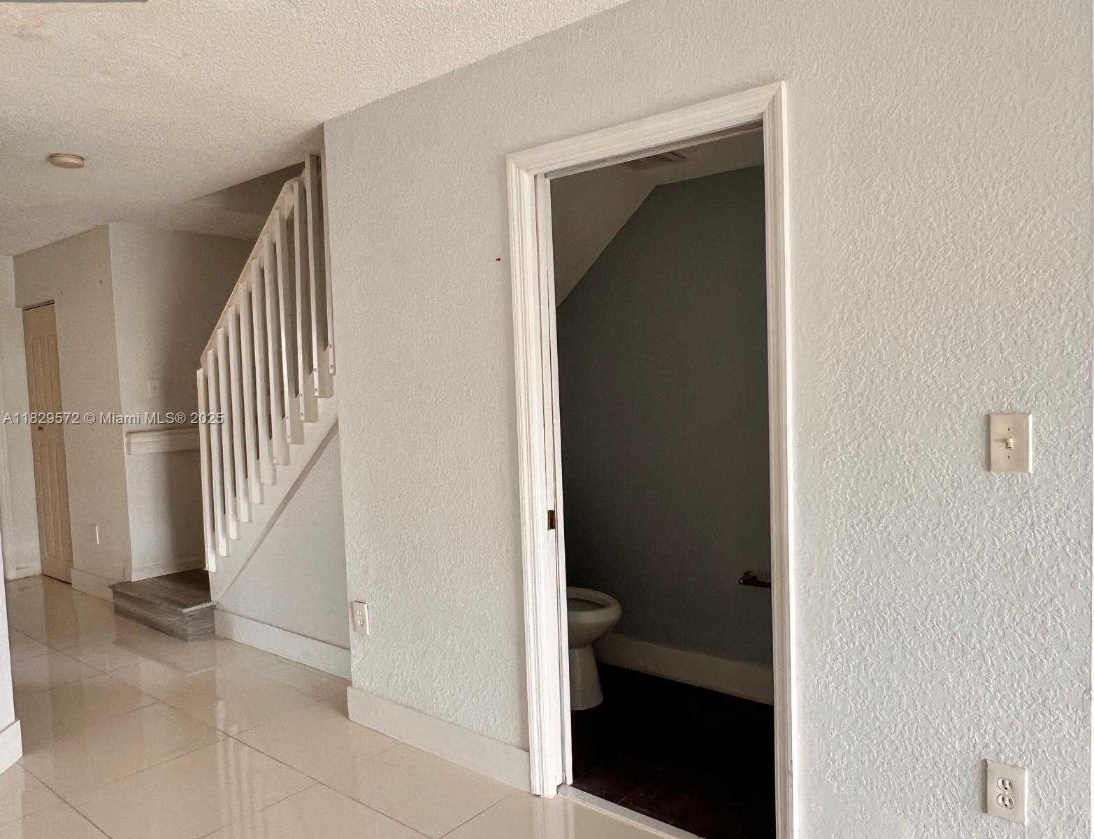 Small Image of 14058 SOUTH WEST 120TH CT #5-17, Miami Number 34