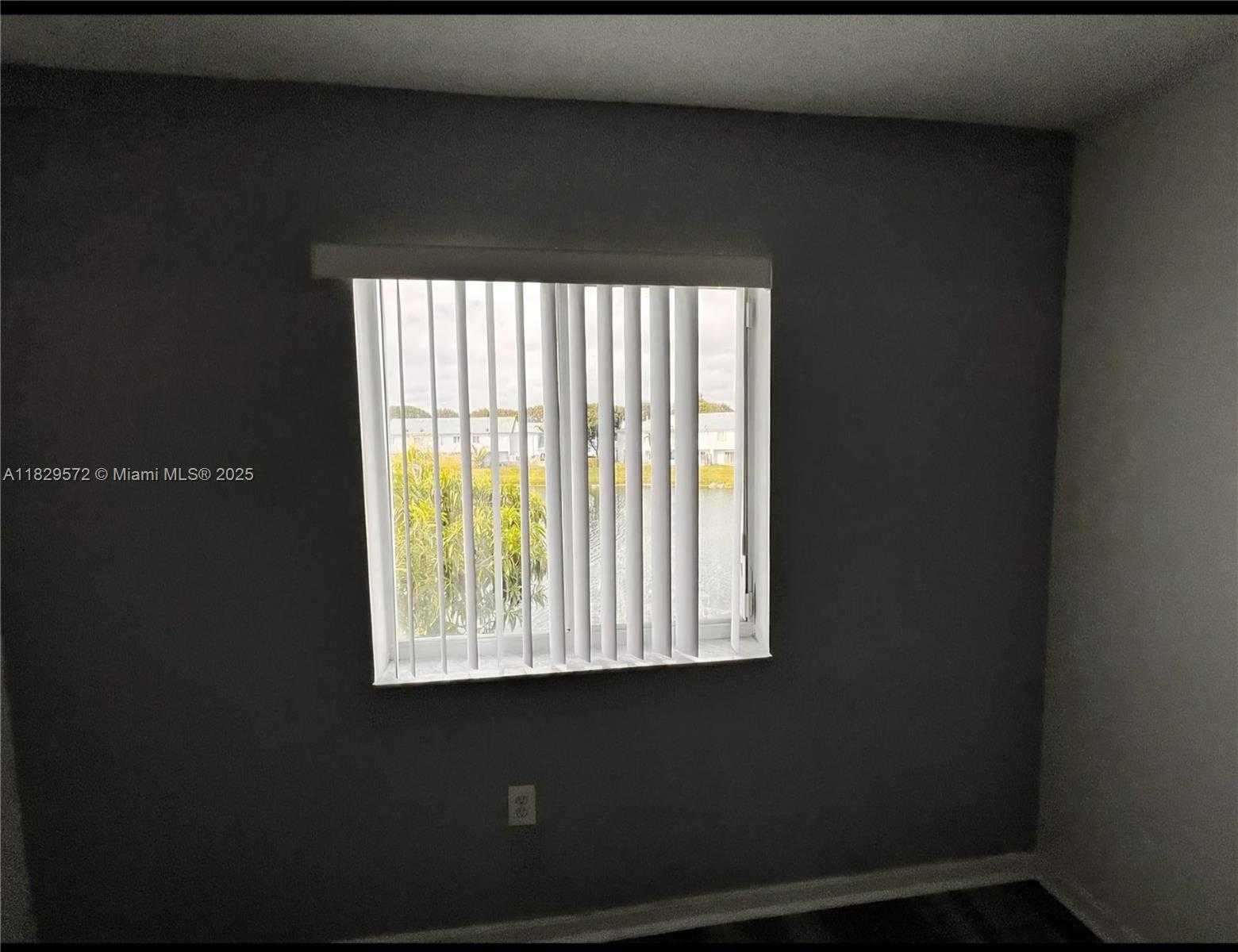 Small Image of 14058 SOUTH WEST 120TH CT #5-17, Miami Number 39