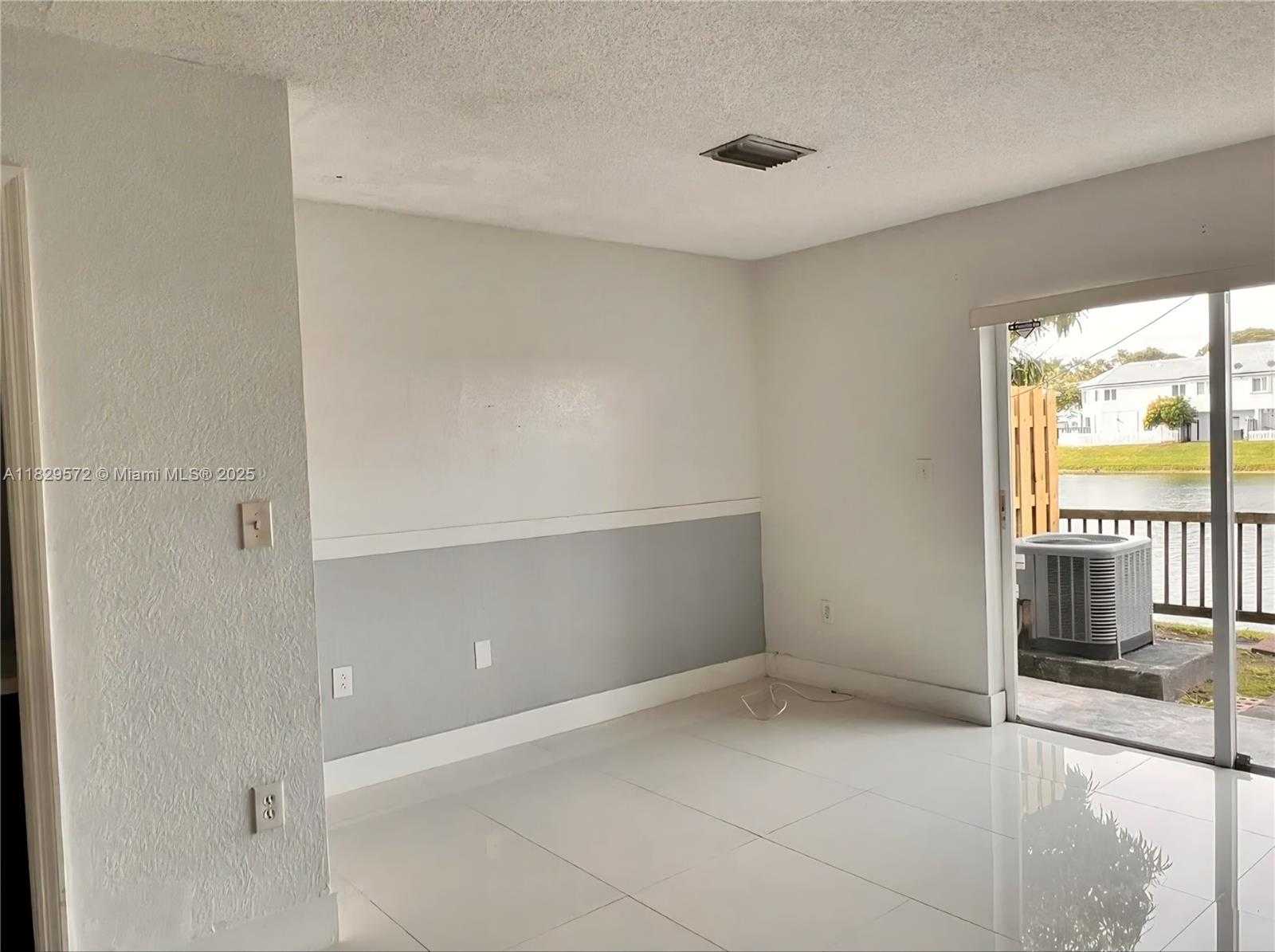 Small Image of 14058 SOUTH WEST 120TH CT #5-17, Miami Number 4