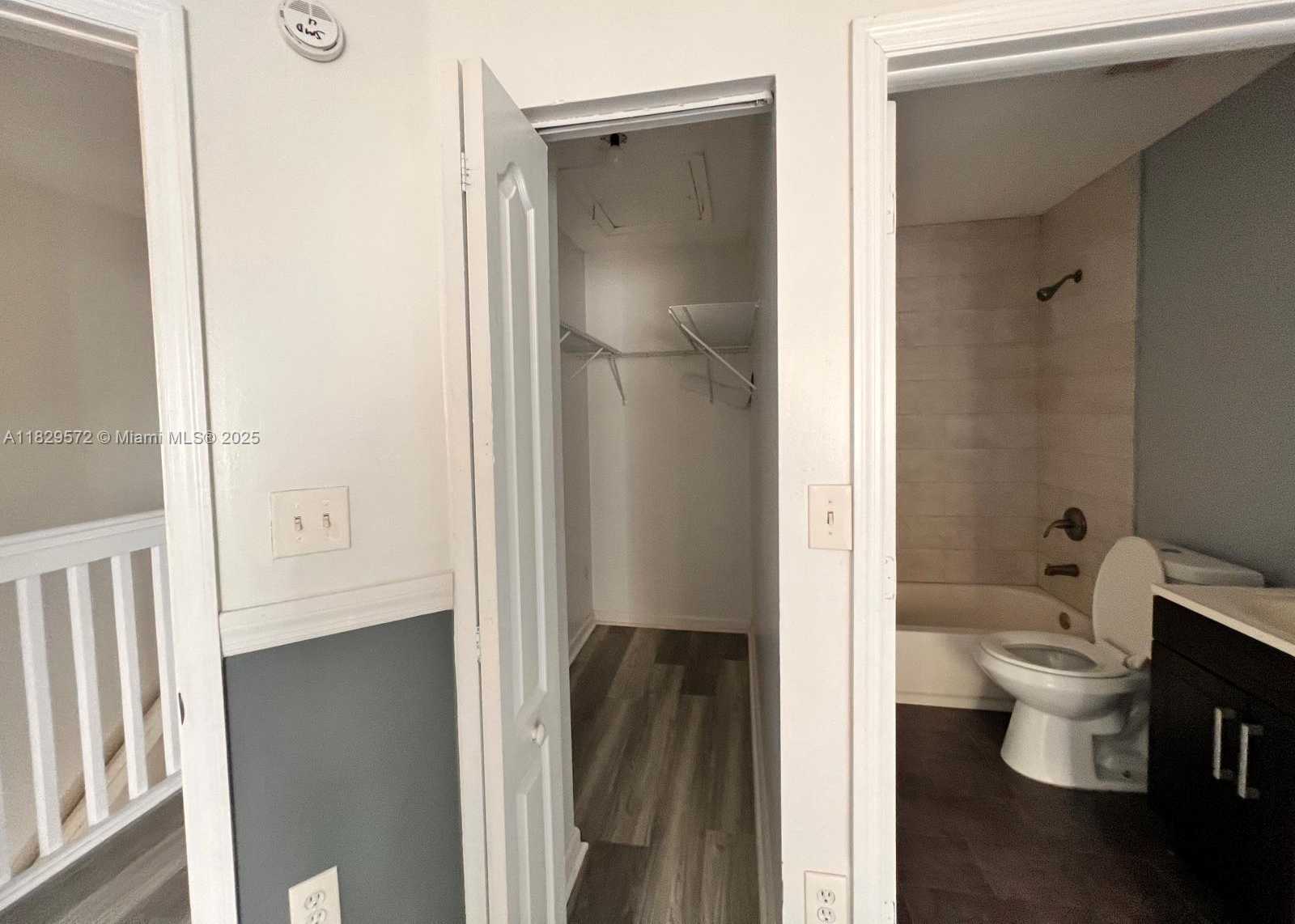 Small Image of 14058 SOUTH WEST 120TH CT #5-17, Miami Number 42
