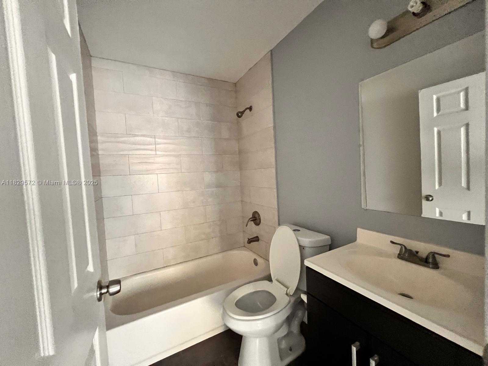 Small Image of 14058 SOUTH WEST 120TH CT #5-17, Miami Number 43