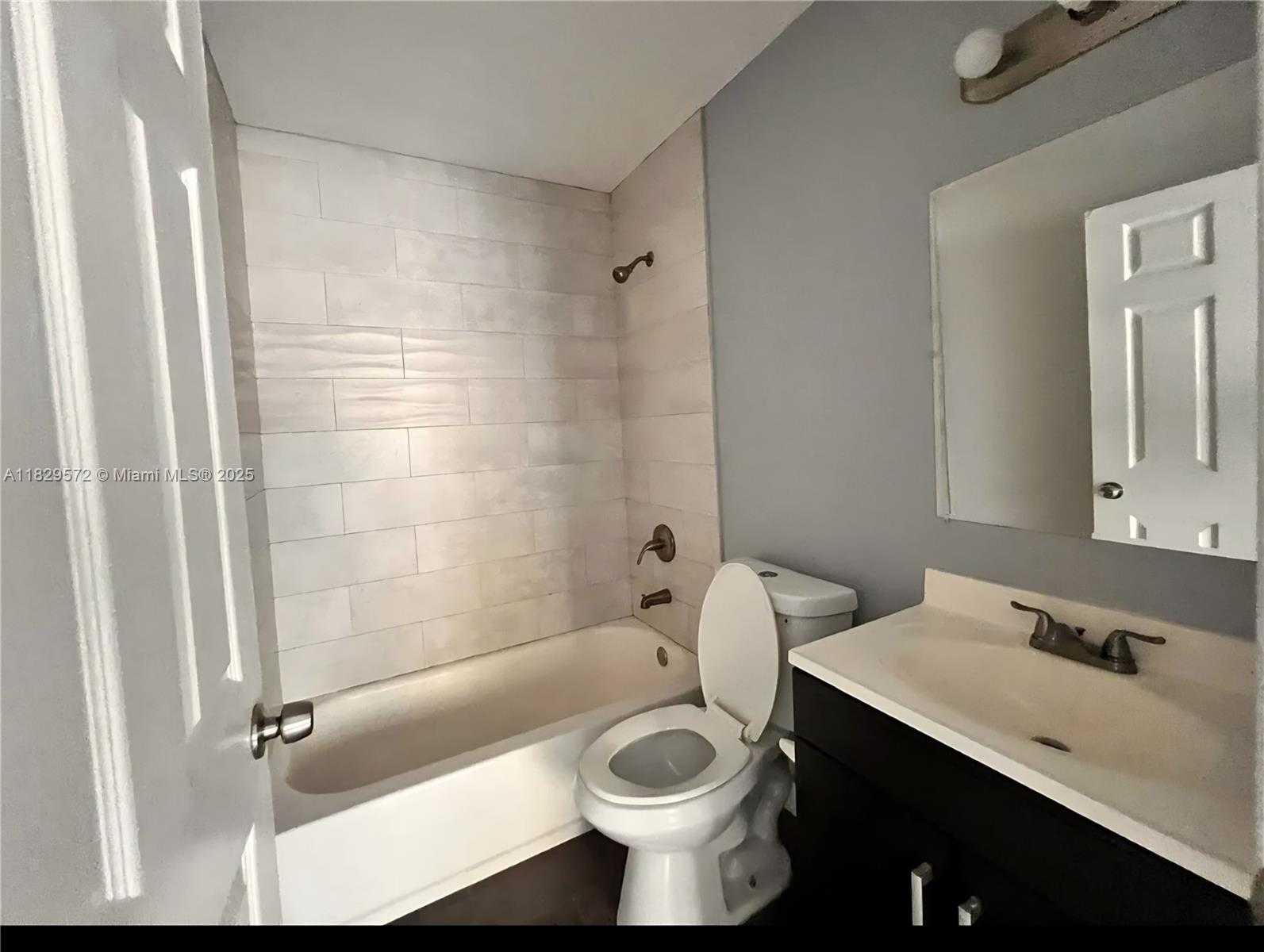 Small Image of 14058 SOUTH WEST 120TH CT #5-17, Miami Number 7