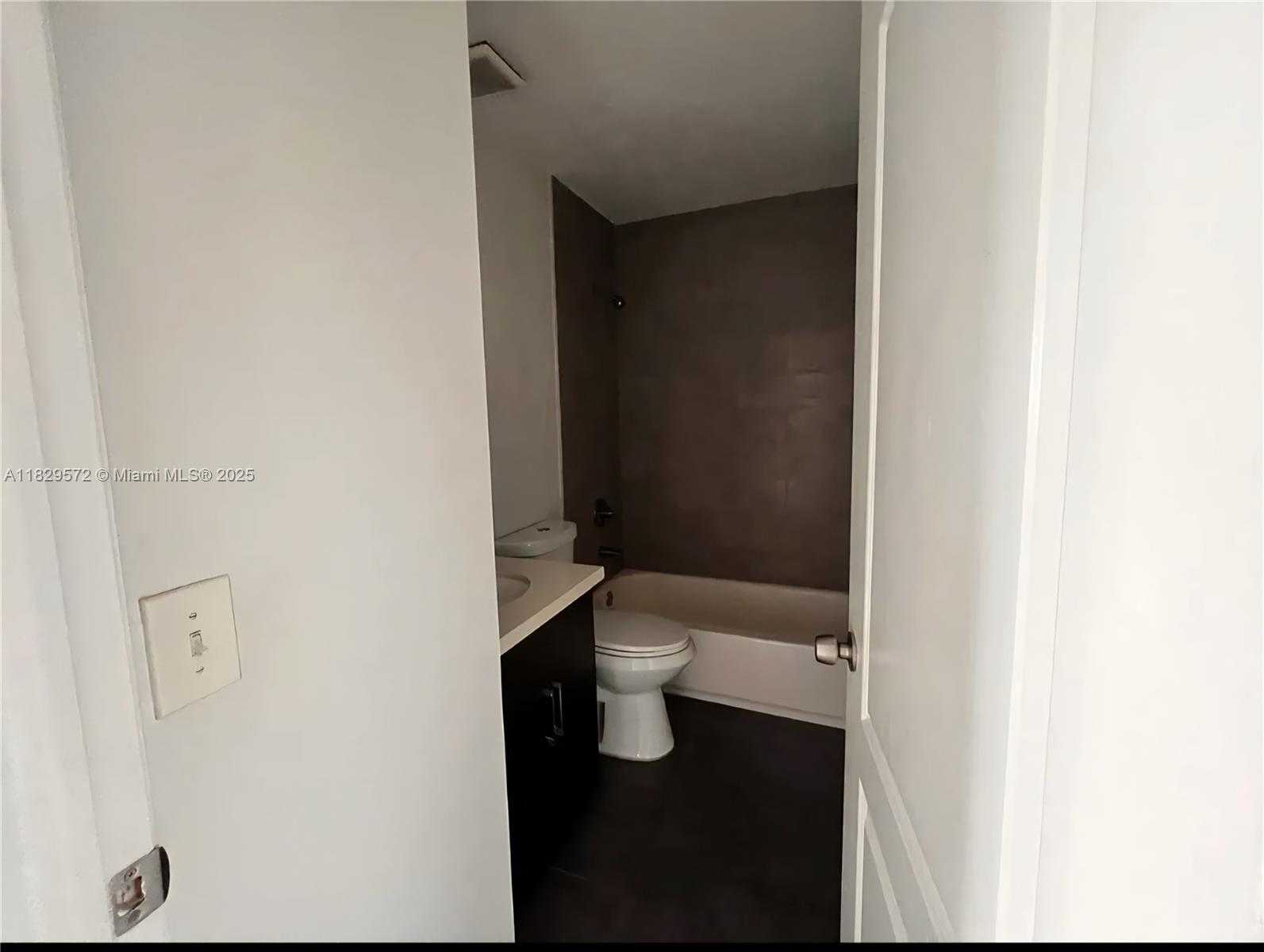 Small Image of 14058 SOUTH WEST 120TH CT #5-17, Miami Number 9