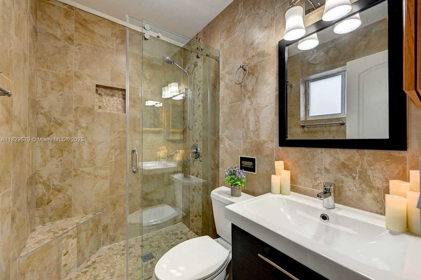Small Image of 1228 JOHNSON ST, Hollywood Number 17