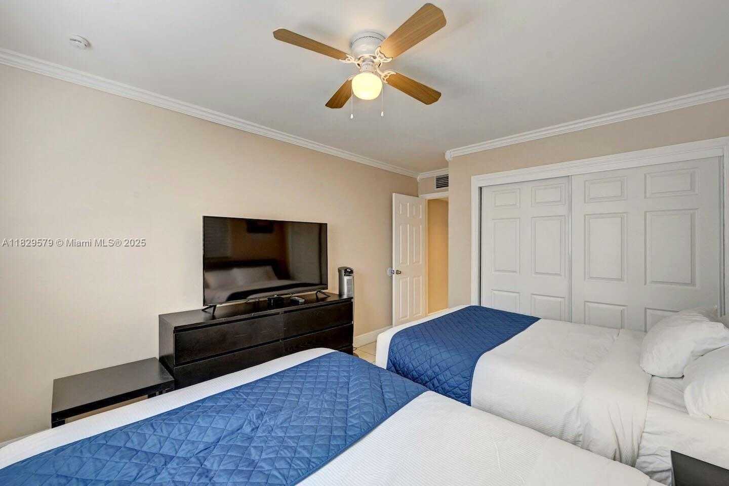 Small Image of 1228 JOHNSON ST, Hollywood Number 24