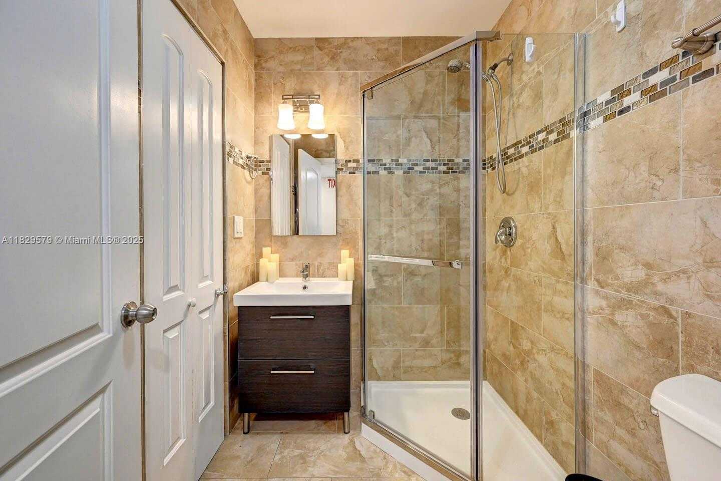Small Image of 1228 JOHNSON ST, Hollywood Number 28