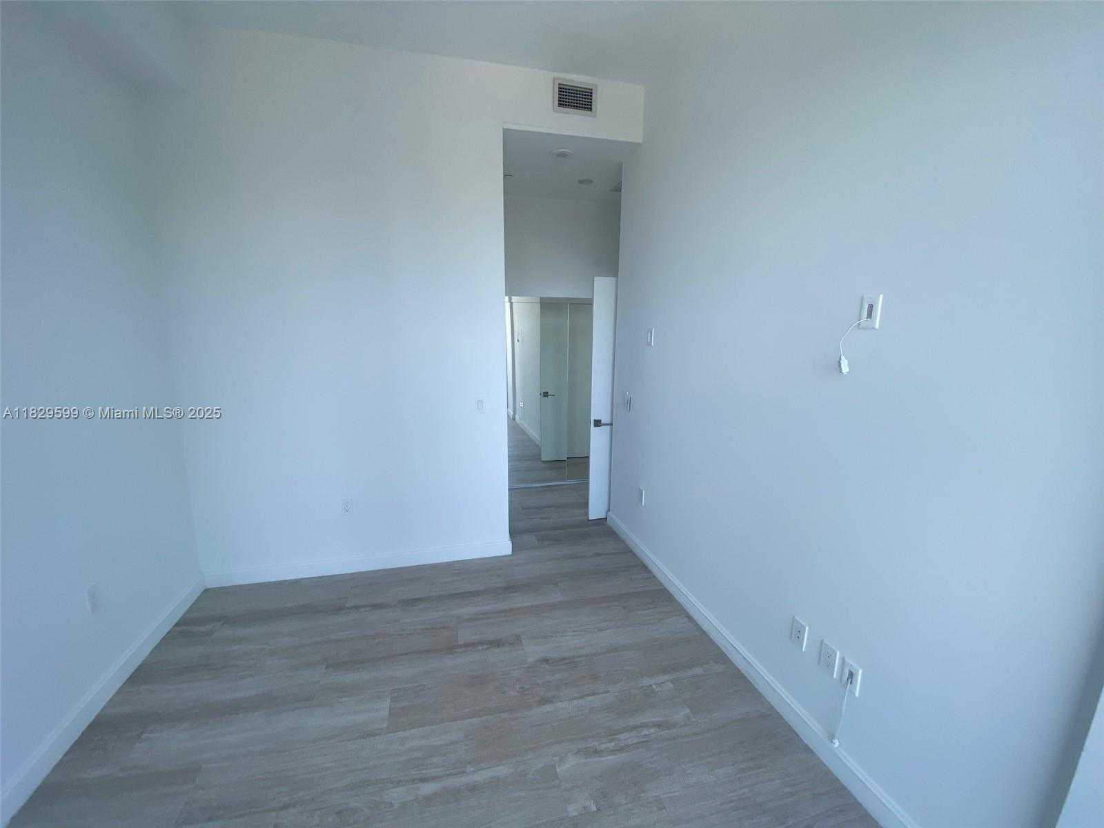 Small Image of 45 SOUTH WEST 9TH ST #4503, Miami Number 13