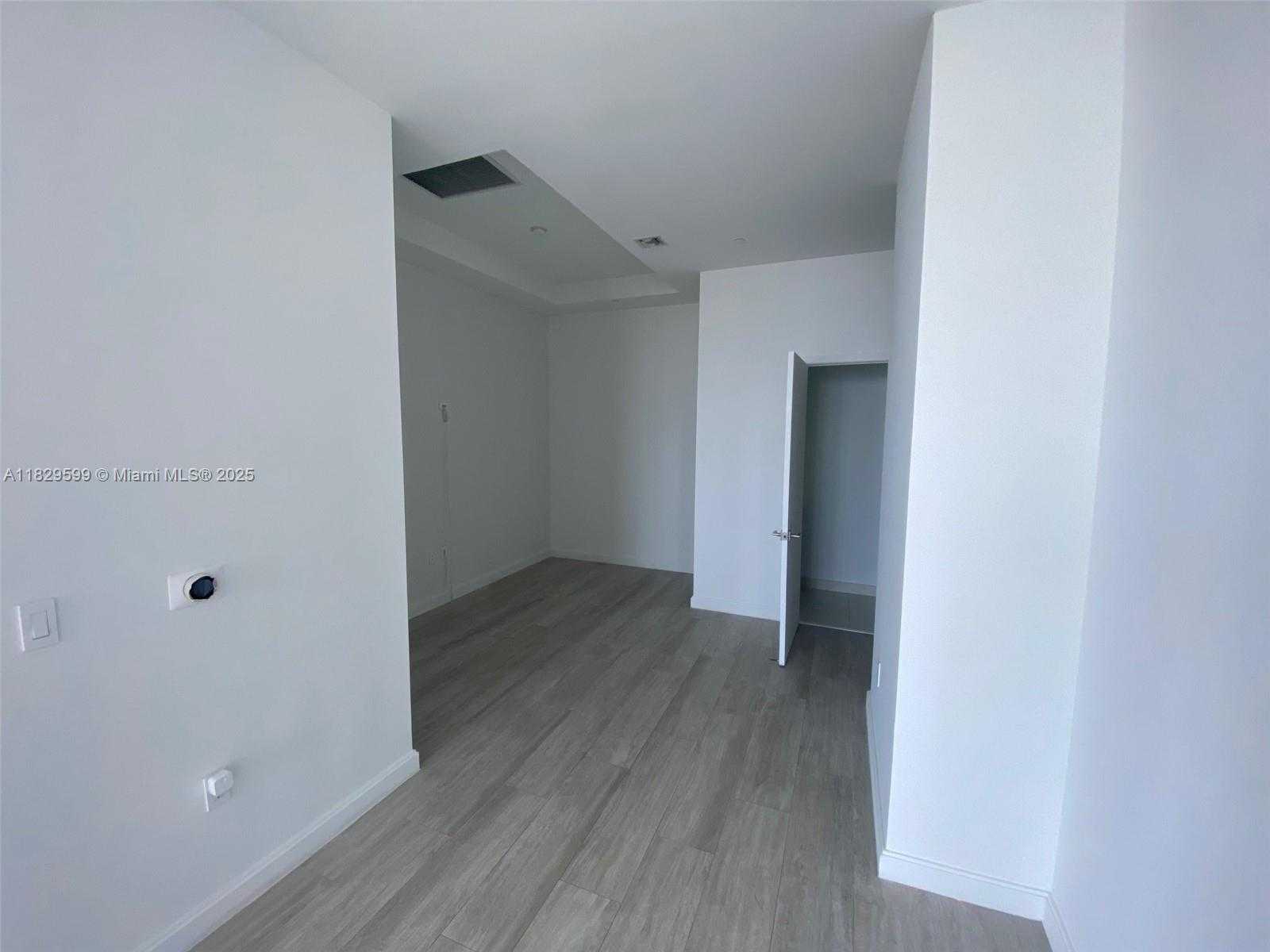 Small Image of 45 SOUTH WEST 9TH ST #4503, Miami Number 3