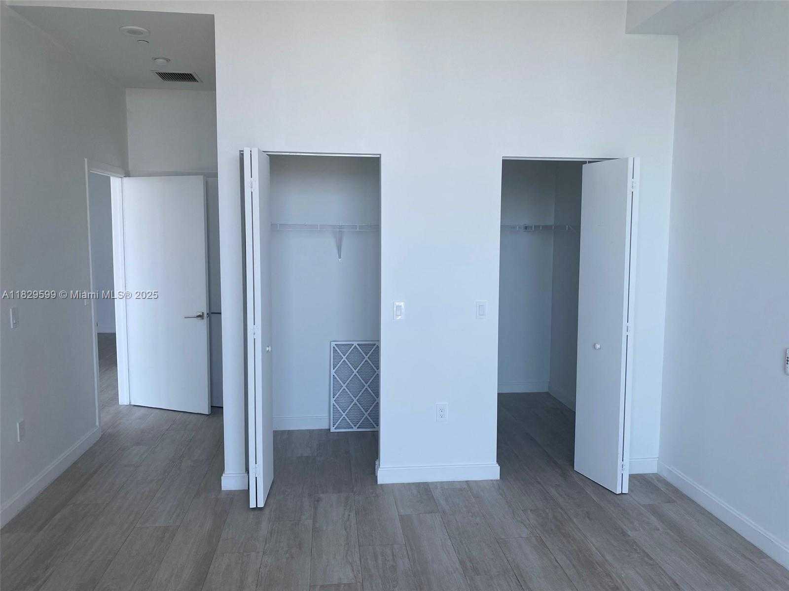 Small Image of 45 SOUTH WEST 9TH ST #4503, Miami Number 6