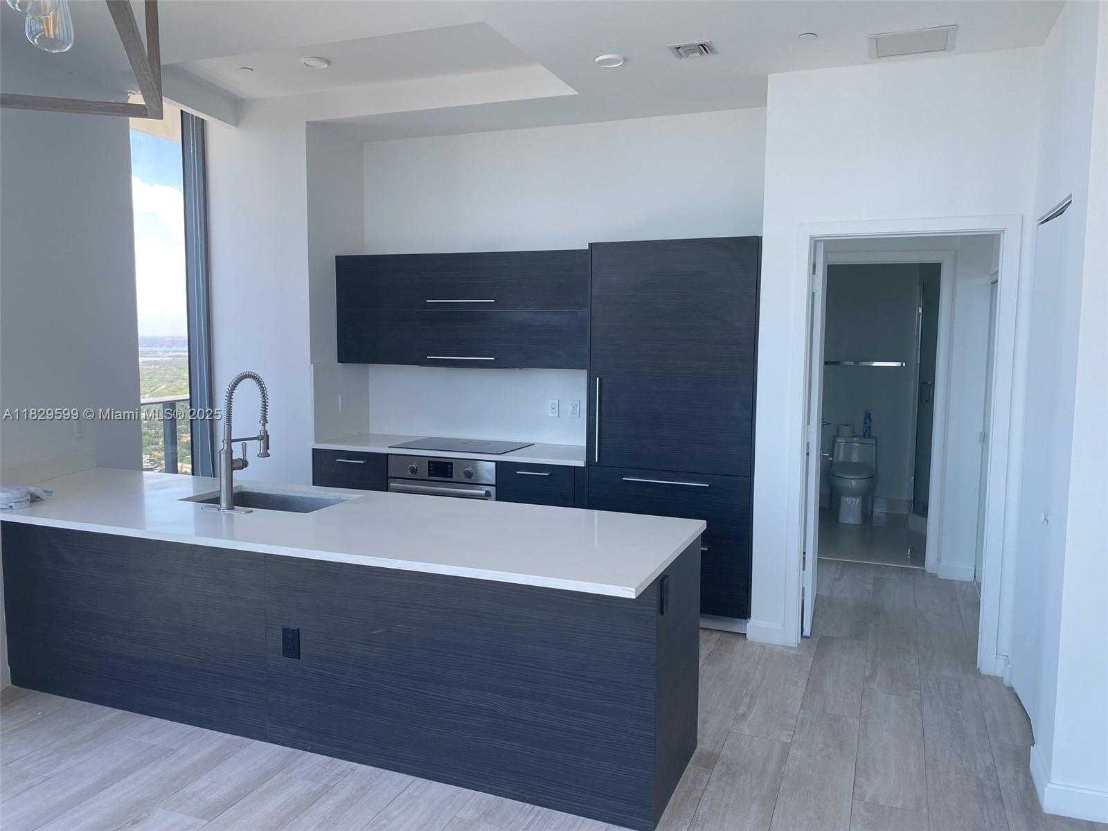 Small Image of 45 SOUTH WEST 9TH ST #4503, Miami Number 8